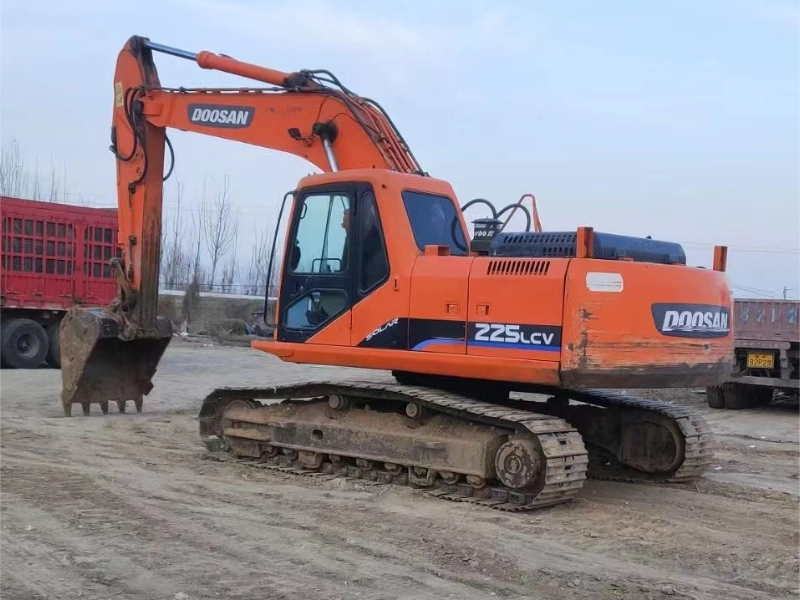 Used Doosan225LC excavator1
