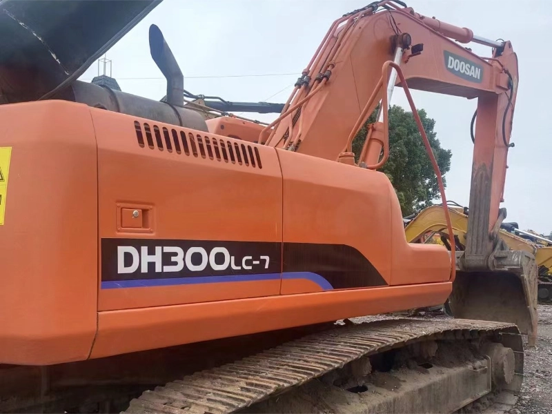 Used Doosan300 excavator