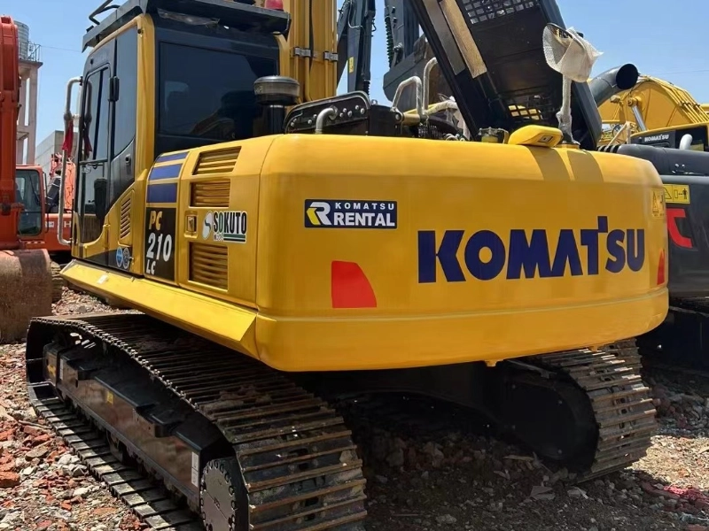 Used Komatsu excavator 21 tons3