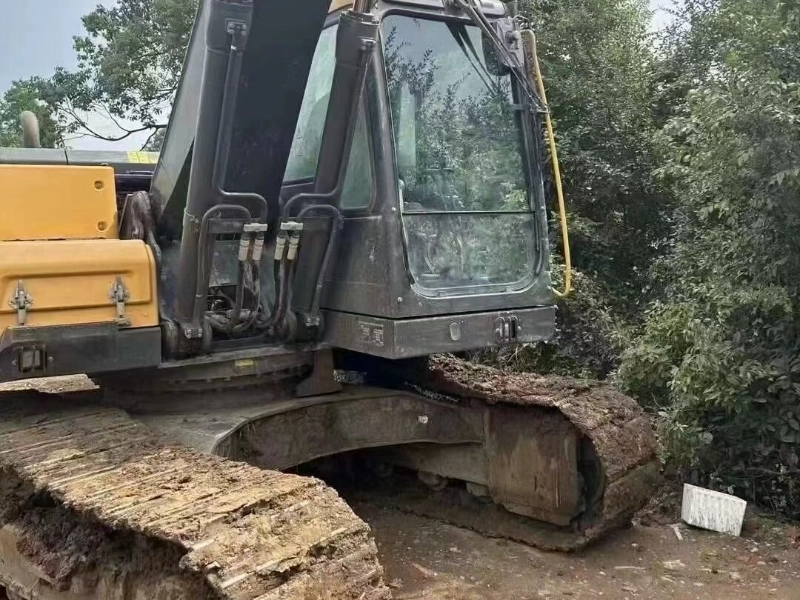 Used Volvo200 excavator2