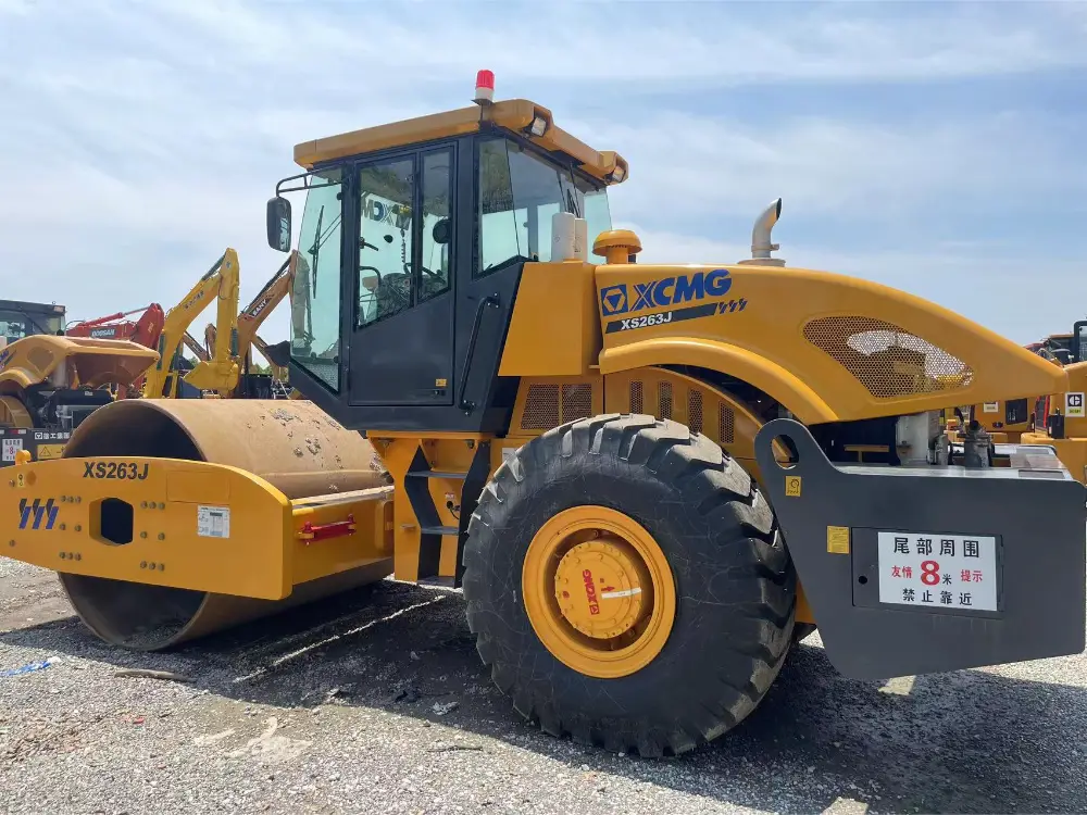 Used XCMG XS263J Roller1
