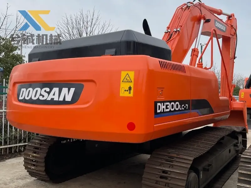 Doosan DH300LC-7 tracked excavator