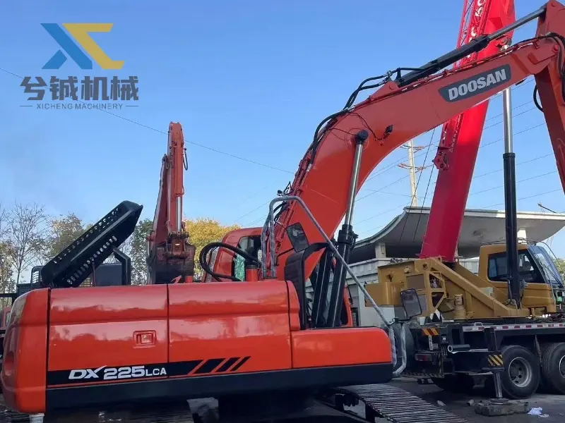 Low Price Doosan Excavators DX225LCA Crawler Manufacturer