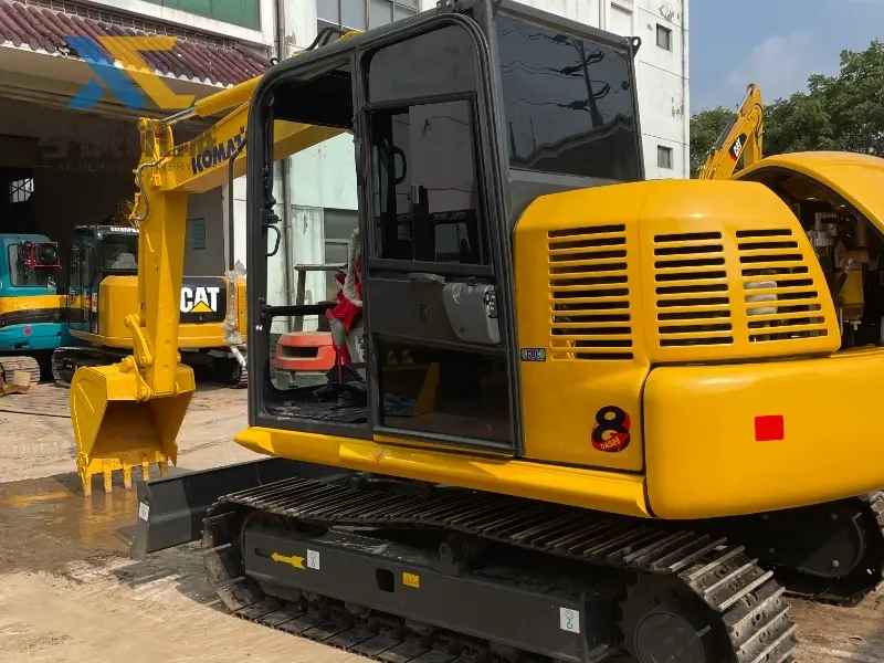 Small Used KOMATSU PC70-8 excavator for sale at factory price