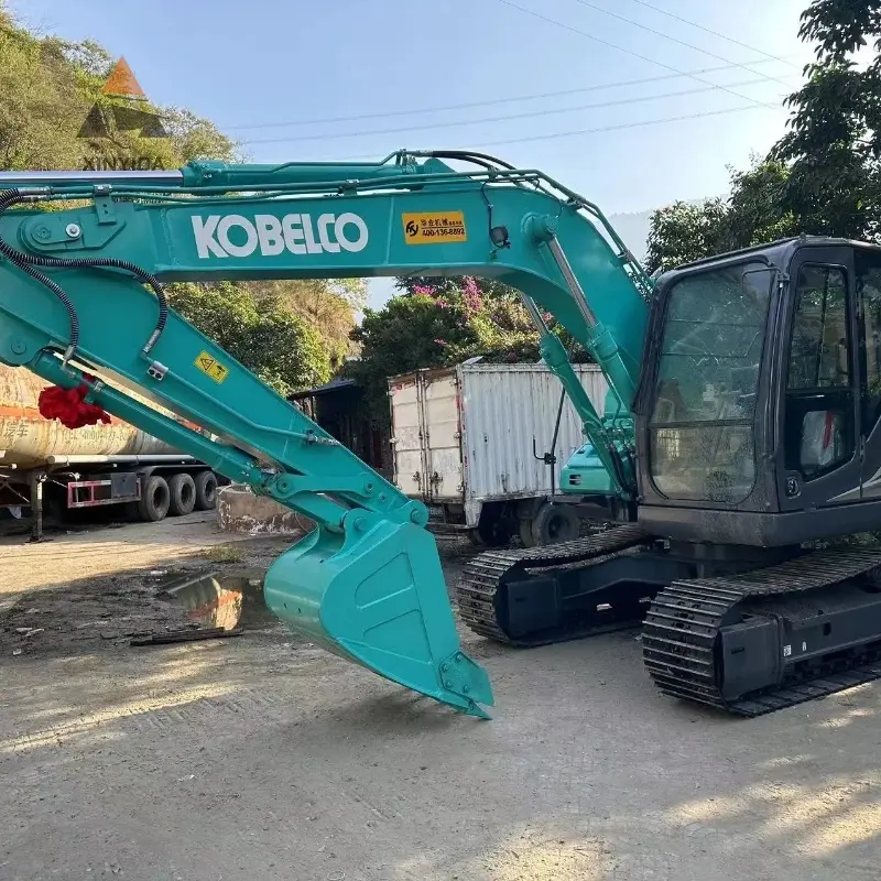 حفارة متوسطة الحجم متينة 13 طنًا بسعر منخفض وجودة عالية حفارة زاحفة مستعملة من طراز Kobelco 130