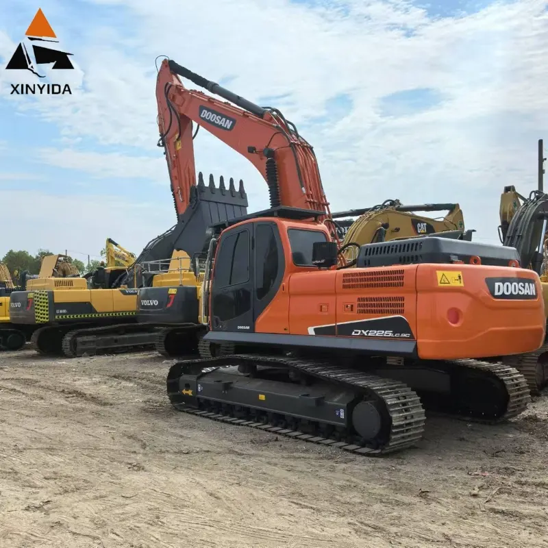 Low Price Doosan 225 Excavator Made in Korea Used Excavator in Stock for Sale