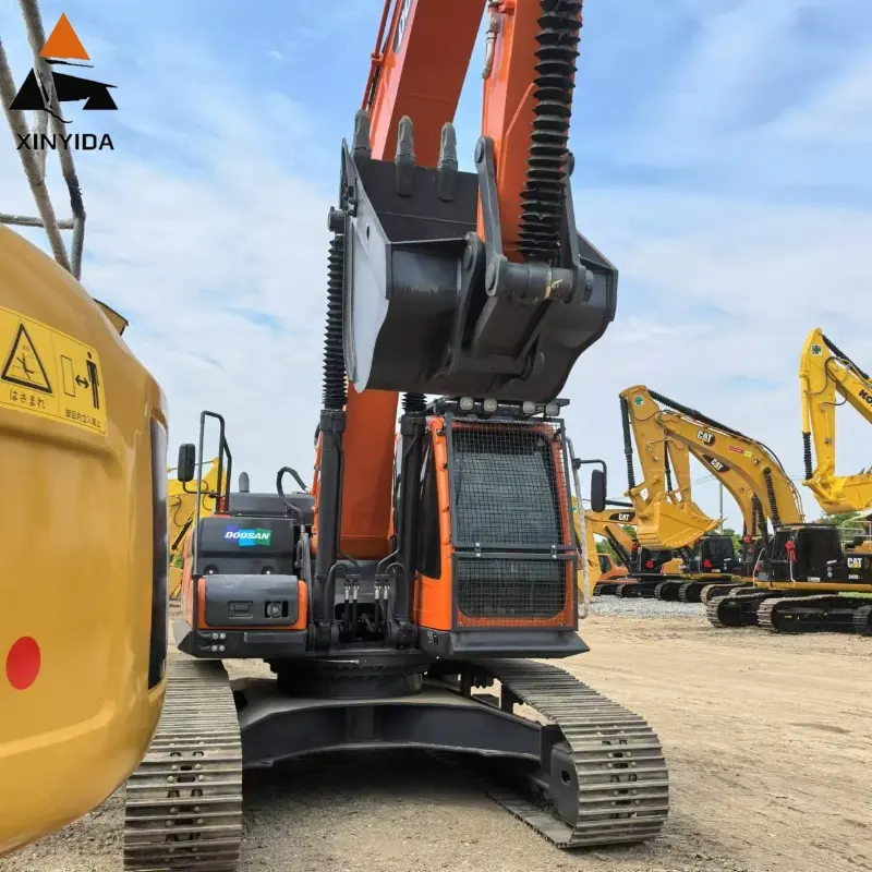 Low Price Doosan 225 Excavator Made in Korea Used Excavator in Stock for Sale