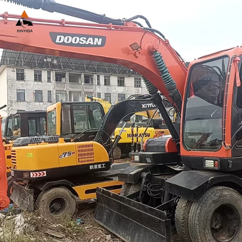 Excellent Used Doosan Wheel Excavator DX150