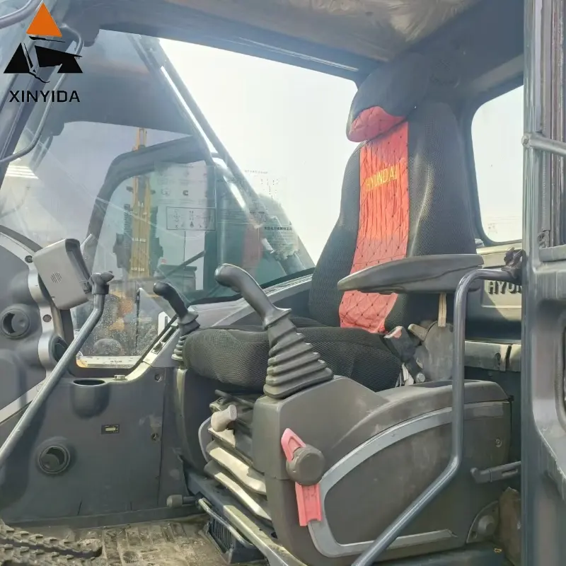 Used Hyundai 220 Crawler Digger