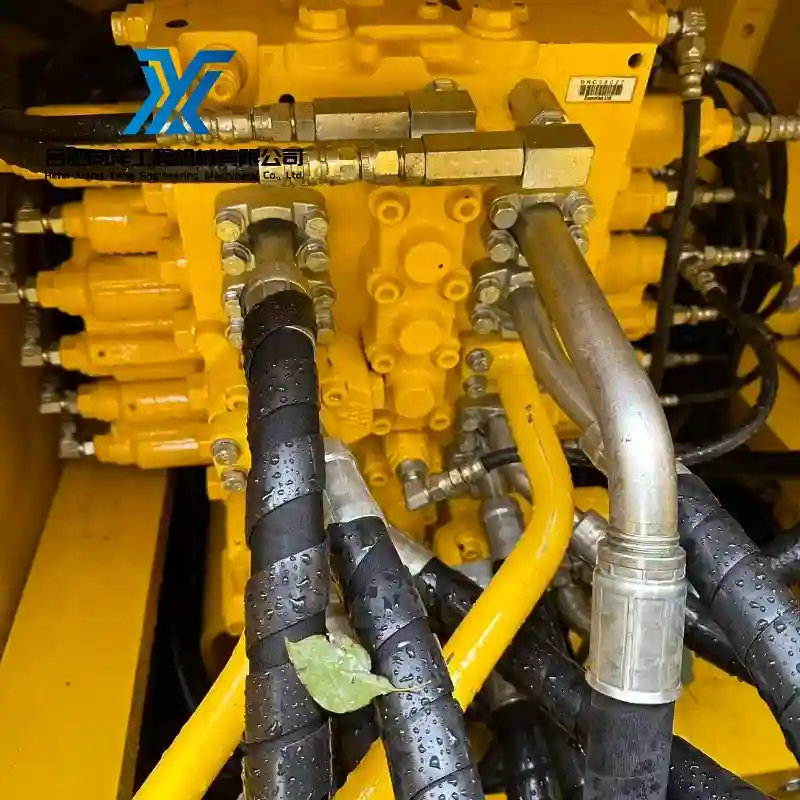 Good Condition Used Komatsu PC220 Medium Excavator For Sale 6