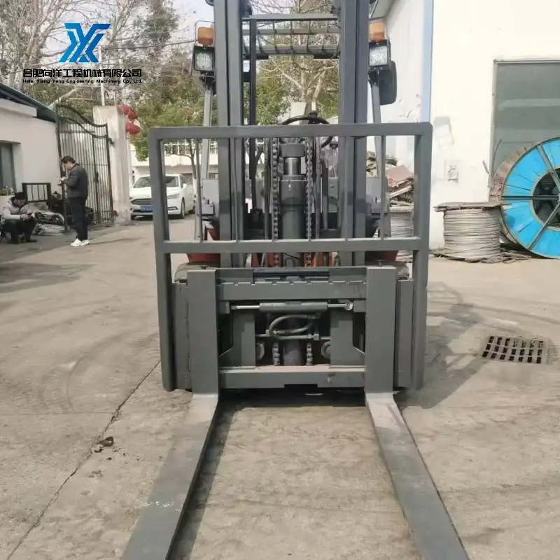 In Stock Used HELI H2000 3.5 Ton Internal Combustion Counterbalance Forklift 1