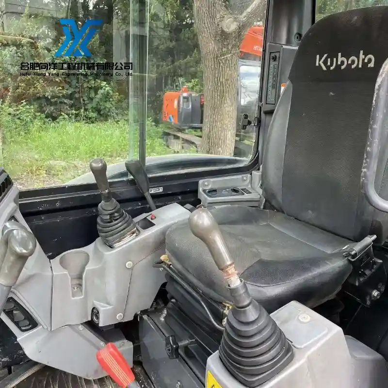 Pre Owned Kubota KX165 Mini Excavator 5 Ton Class with Hydraulic Dozer Blade 3