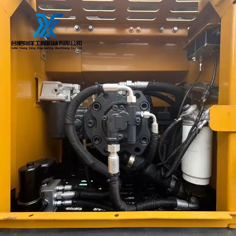 Second Hand XCMG XE215DA Medium Excavator Stable Performance Efficient Earthmoving Equipment 13