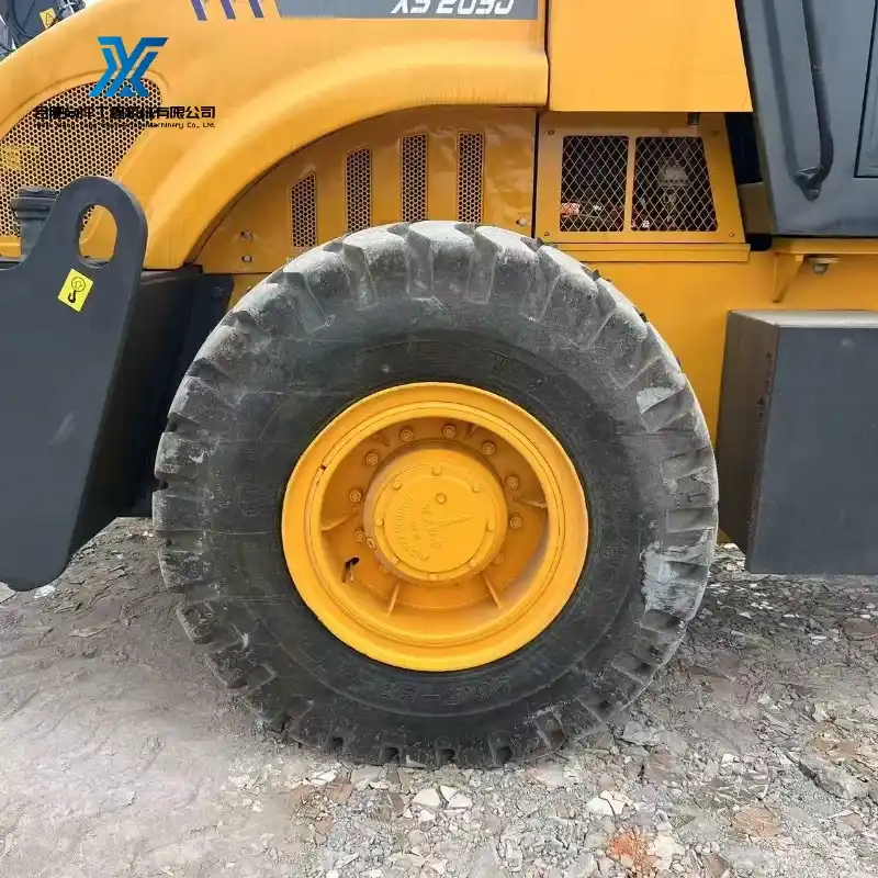 Second Hand XCMG XS203J 20T Compactor Reliable Power for Construction 8