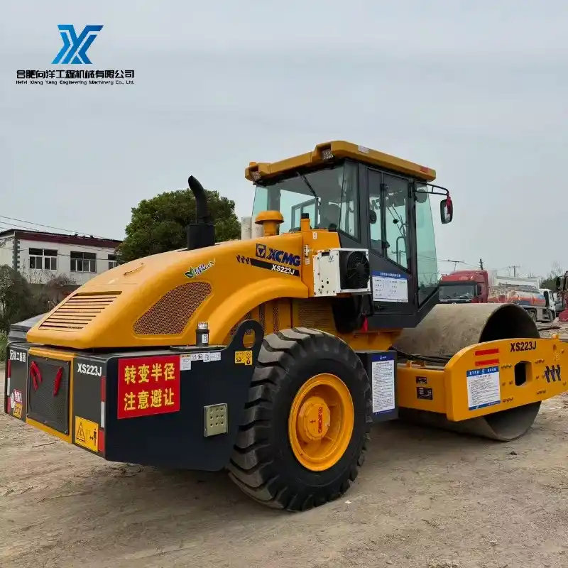 Second hand XCMG XS223J 22T Road Compactor Strong Power Stable Performance Low Working Hours 14