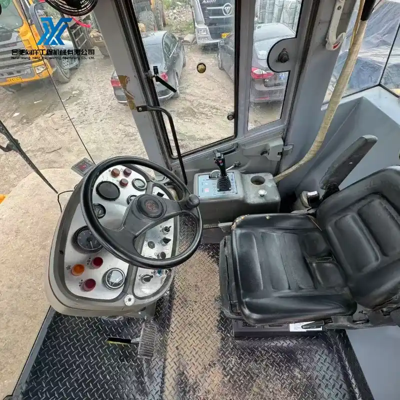 Second hand XCMG XS223J 22T Road Compactor Strong Power Stable Performance Low Working Hours 9