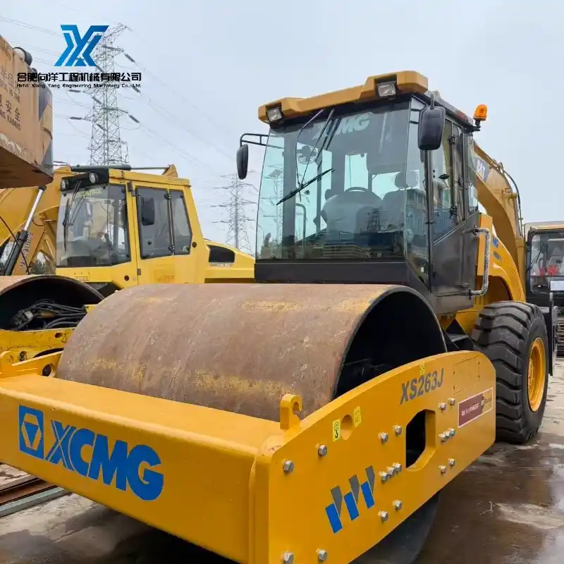 Used XCMG XS263J 26 Ton Single Drum Vibratory Roller High-Efficiency Compaction Equipment