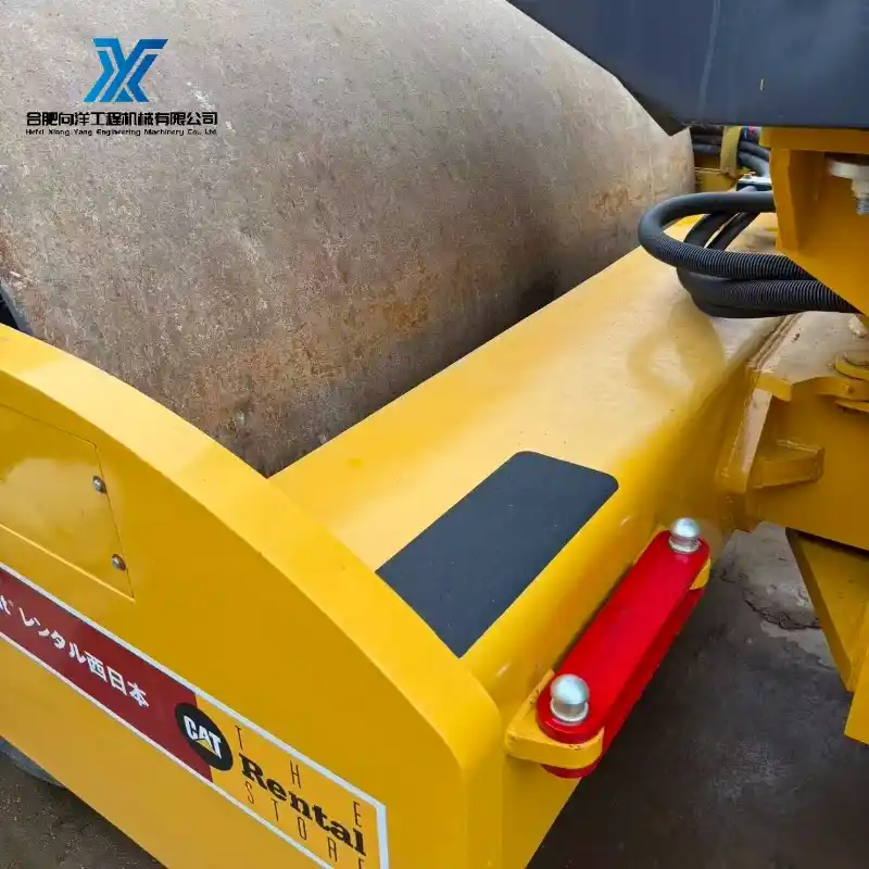 Used XCMG XS263J 26 Ton Single Drum Vibratory Roller High Efficiency Compaction Equipment 11