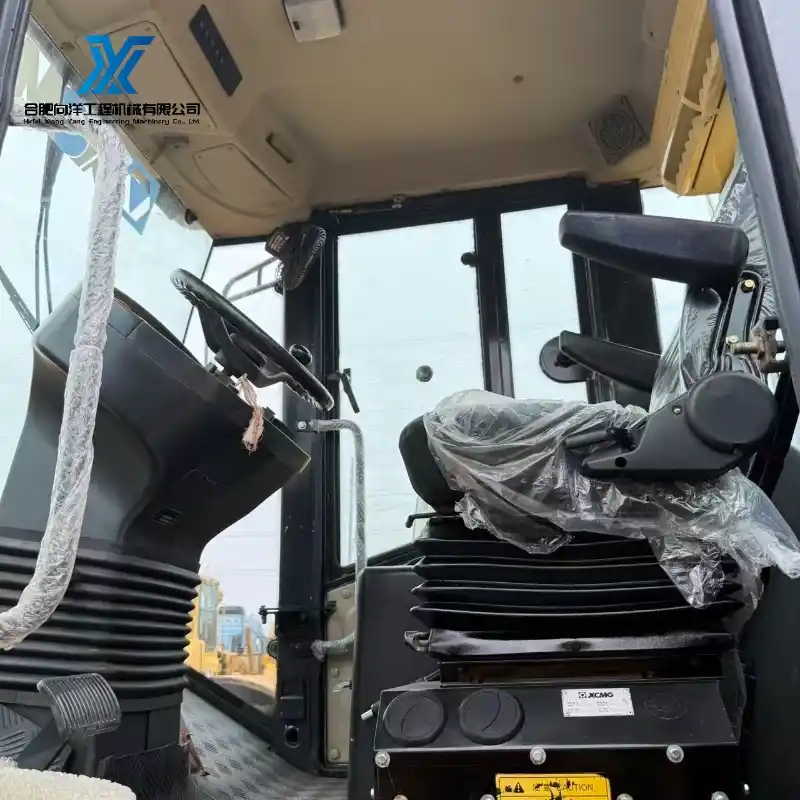 Used XCMG XS263J 26 Ton Single Drum Vibratory Roller High Efficiency Compaction Equipment 5