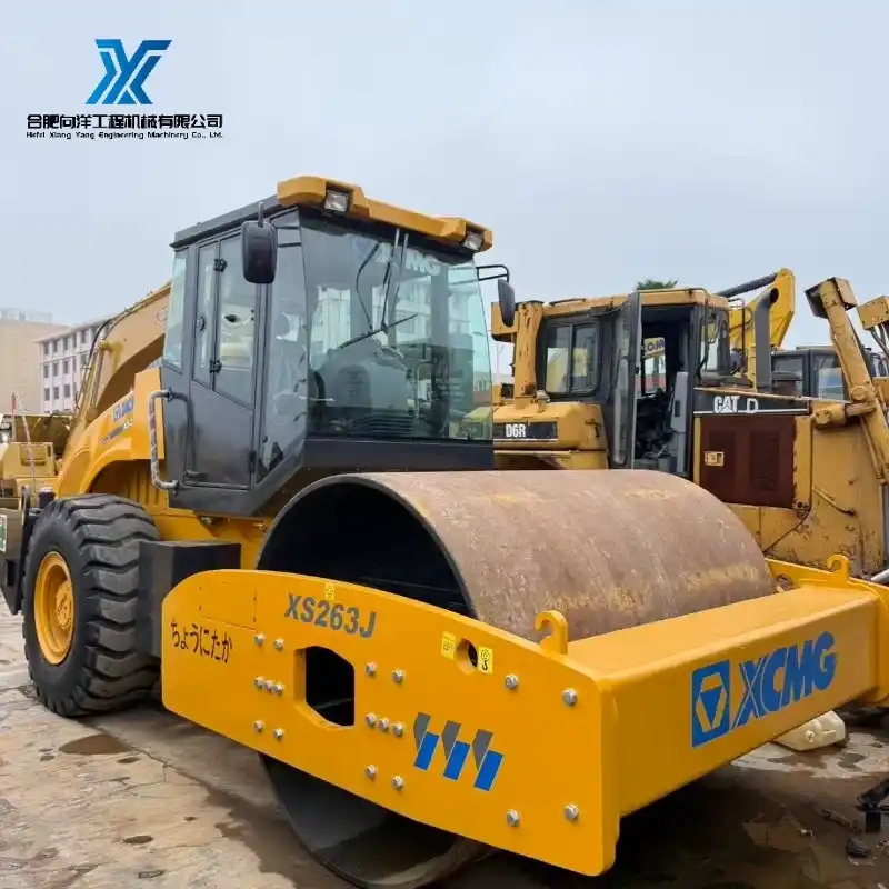 Used XCMG XS263J 26 Ton Single Drum Vibratory Roller High-Efficiency Compaction Equipment