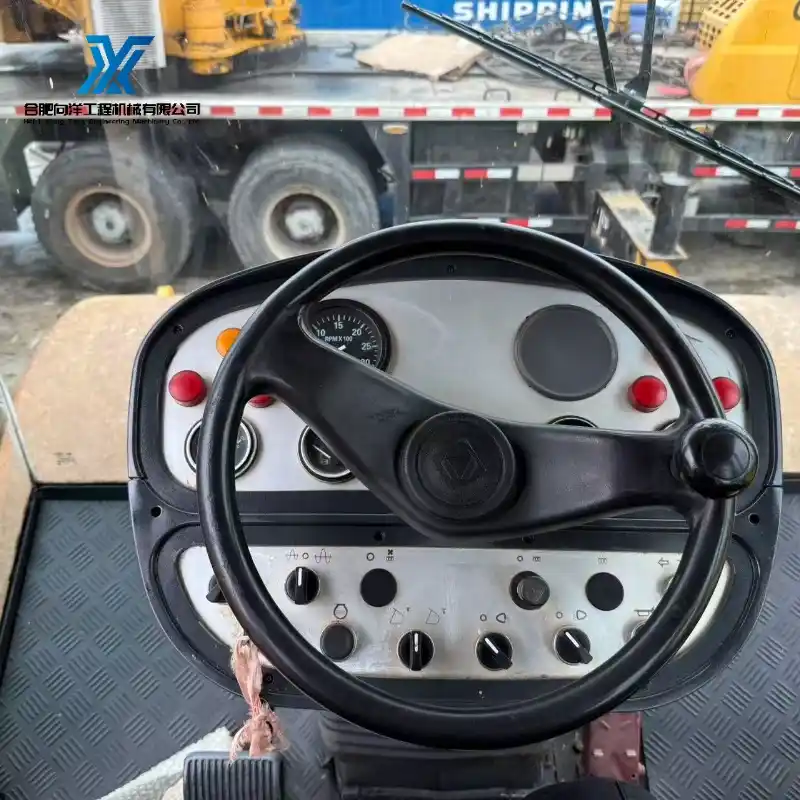 Used XCMG XS263J 26 Ton Single Drum Vibratory Roller High Efficiency Compaction Equipment 8