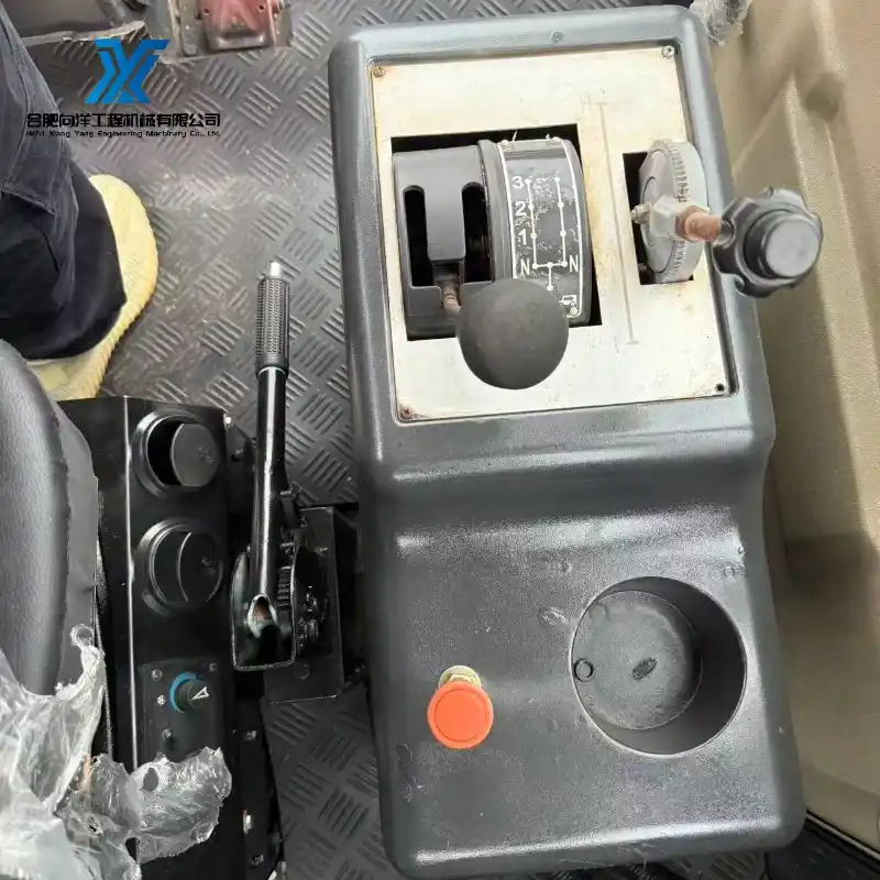 Used XCMG XS263J 26 Ton Single Drum Vibratory Roller High Efficiency Compaction Equipment 9