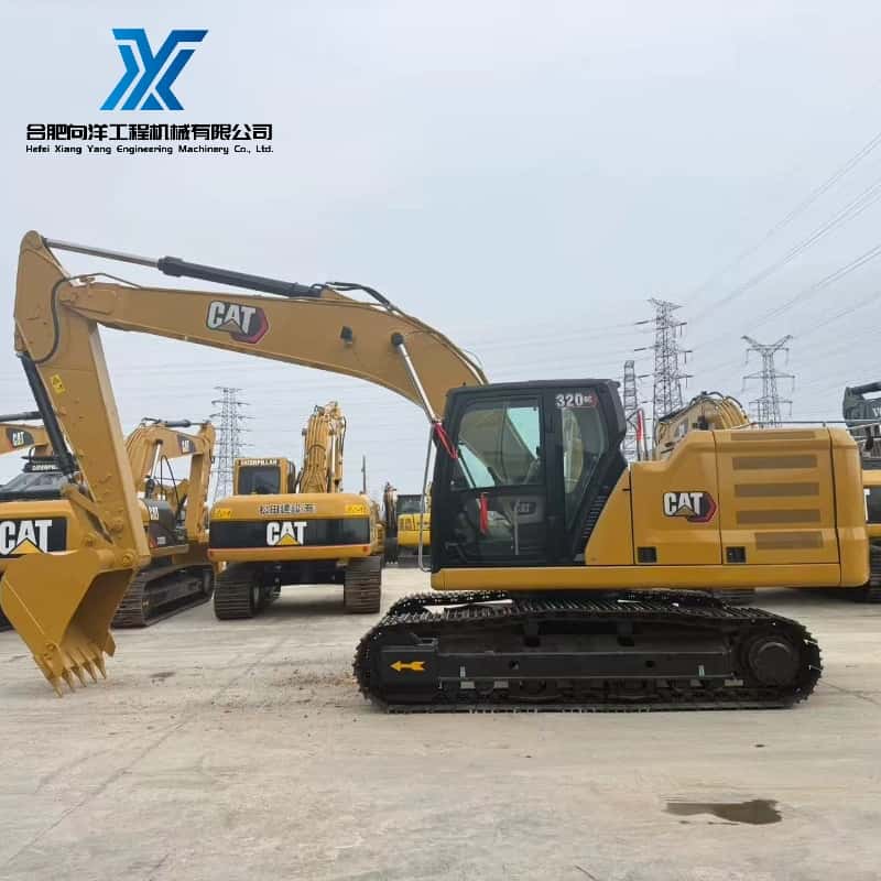 حفارة كاتربيلر 320GC احترافية مستعملة، مزودة بنظام طاقة ذكي، مثالية لأعمال البناء.