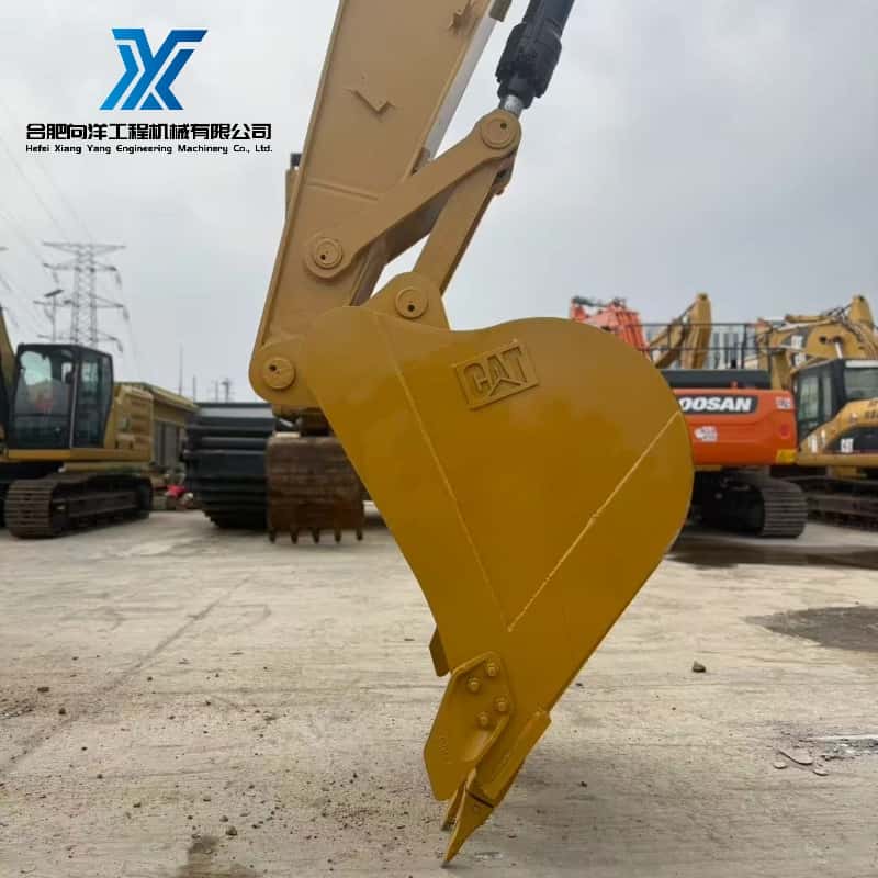 Excavadora Caterpillar 320GC Professional usada con sistema de potencia inteligente, ideal para la construcción.