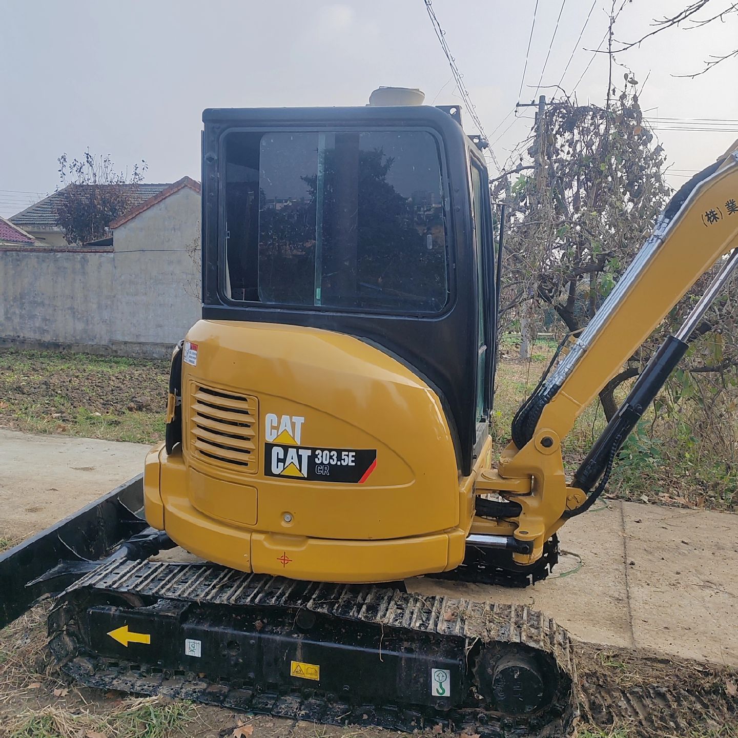 Преимущества использования бывшего в употреблении экскаватора Caterpillar 303.5CCR в небольших строительных проектах