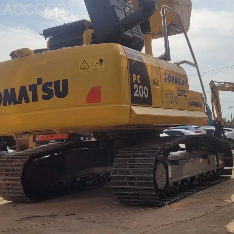 معدات ثقيلة مستعملة عالية الجودة من نوع Komatsu PC200-8