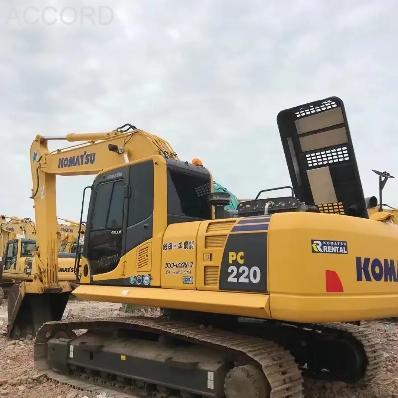 حفارة زاحفة أصلية من طراز Komatsu PC220-8 سعة 22 طنًا للبيع