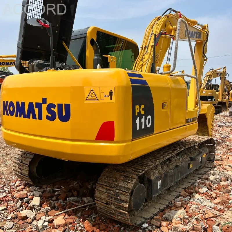 Used Excavator Komastu 110-8 (7)