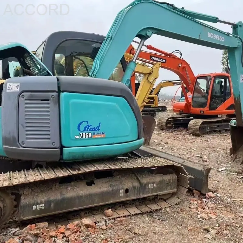 Pelles sur chenilles moyennes Kobelco 70SR d'occasion Global Supply