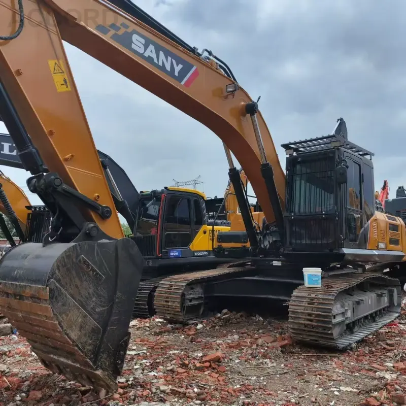 حفارات مستعملة من نوع ساني مقابل حفارات كاتربيلر: أيهما أفضل لمشروعك؟