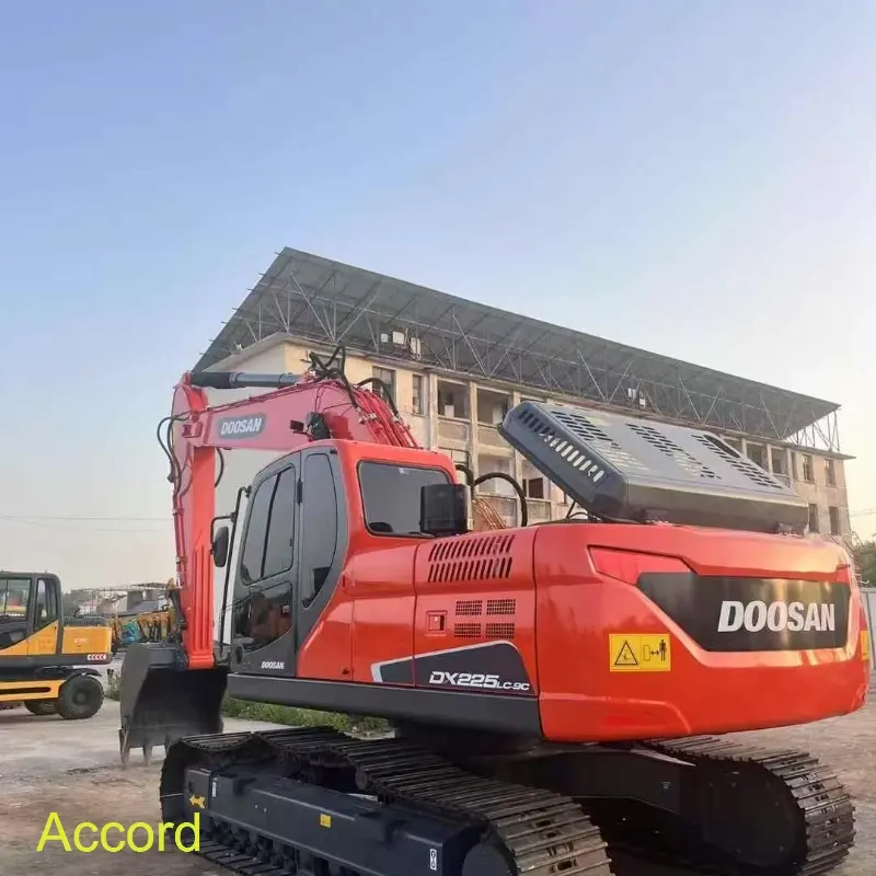 Pelle Doosan DX225 d'occasion fiable à vendre