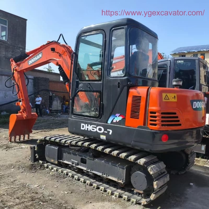 Pelle Doosan 60 d'occasion fiable à vendre