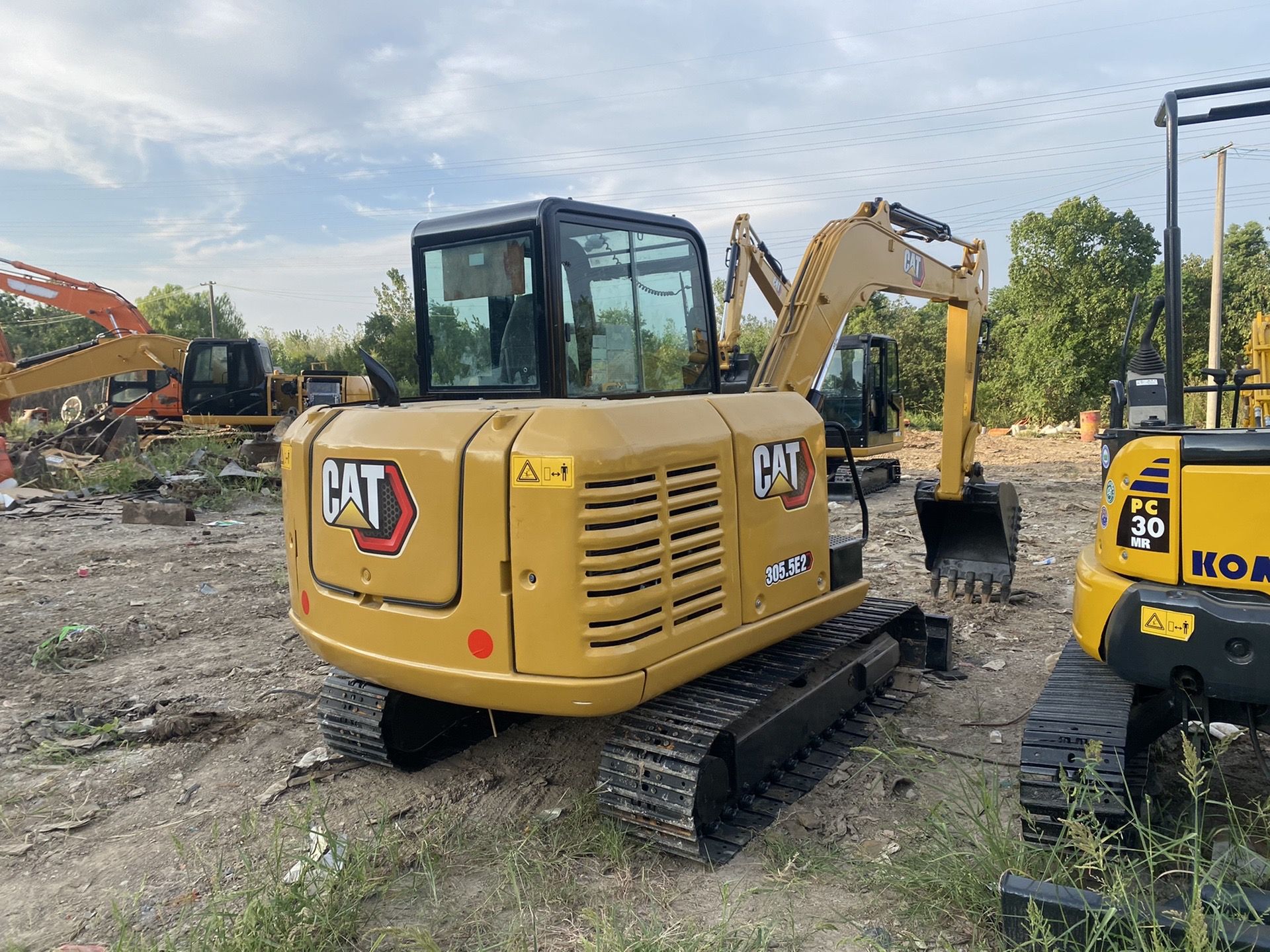Pelle Caterpillar 305.5 d'occasion de premier choix pour les opérateurs