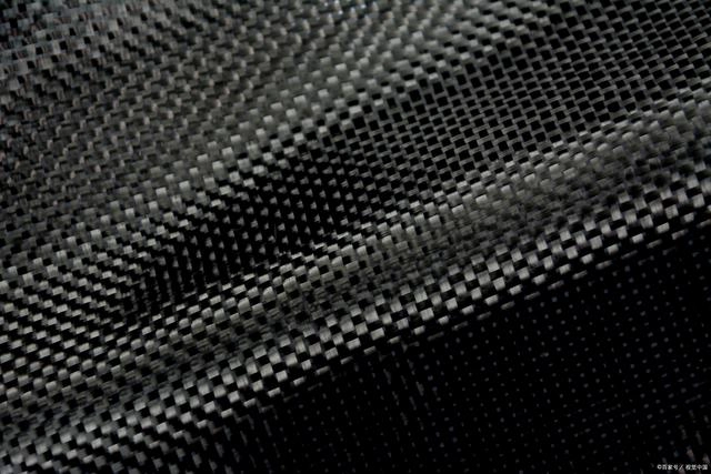 Characteristics of Carbon Fiber Fabric: A Comprehensive Overview