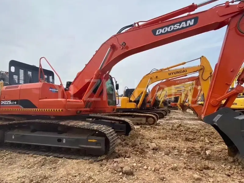 مستعملة حفارة DOOSAN DH225-9