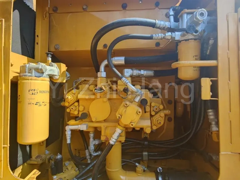 معدات البناء Cat 315D2 مستعملة