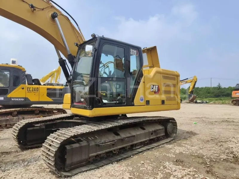 معدات البناء Cat 320GC مستعملة