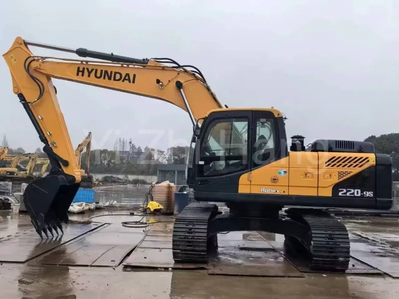 Hyundai 220 Cheap excavators available