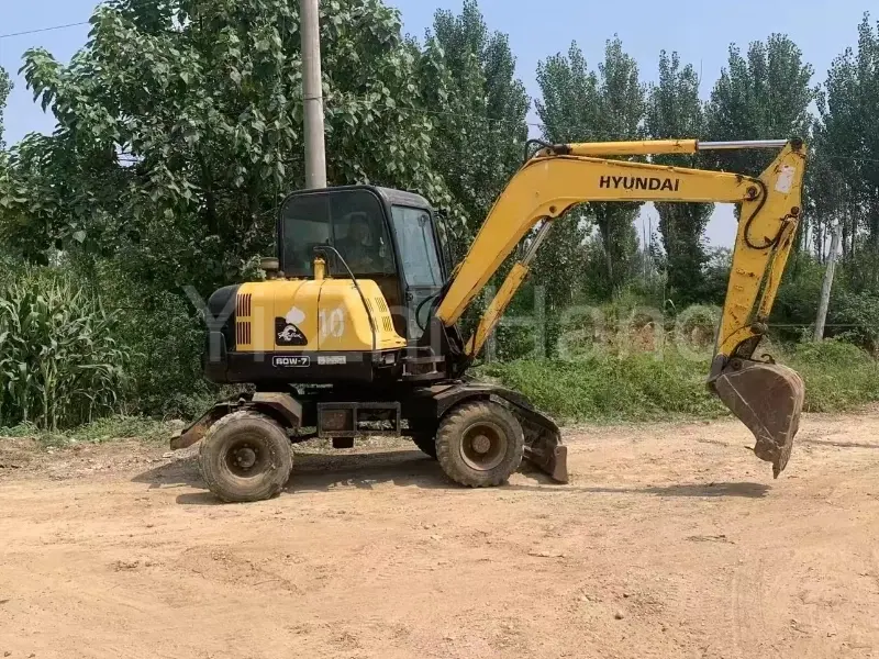 Hyundai 60 Cheap excavators available