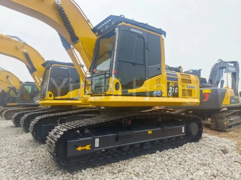 KOMATSU 210-8 Гусеничный экскаватор б/у