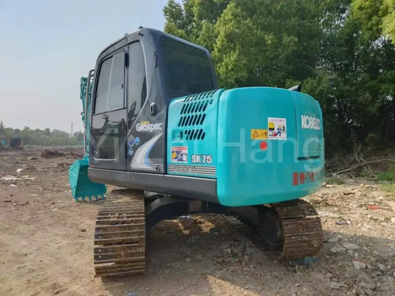 حفارة ثقيلة مستعملة Kobelco SK75 حفارة مستعملة 2021 35 طن