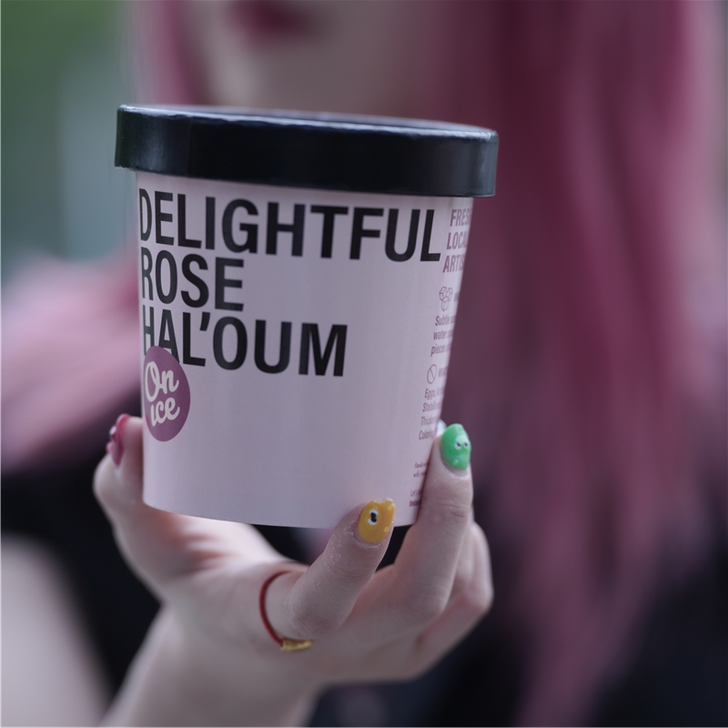 taza de color para helado