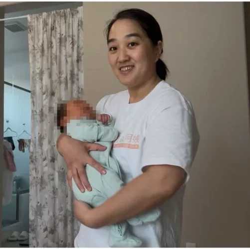 Tante Zhao, nounou de confinement et nounou de garde d'enfants aux États-Unis