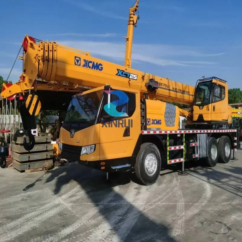 Second-hand XCMG 25 ton crane with five-section boom