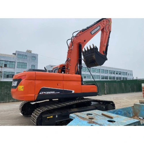 Escavadeira Doosan225 usada