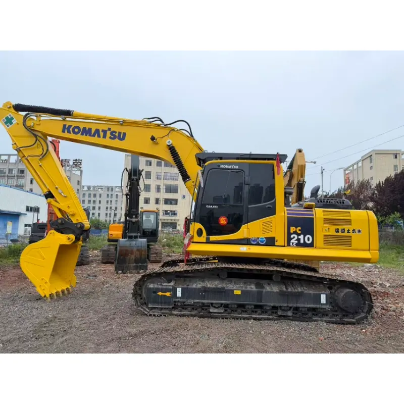 90% новые б/у экскаваторы Komatsu 210-8